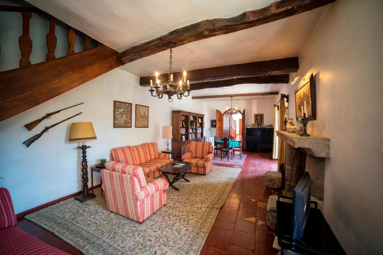 לינה וארוחת בוקר ברסלוס Casa Dos Assentos De Quintiaes מראה חיצוני תמונה