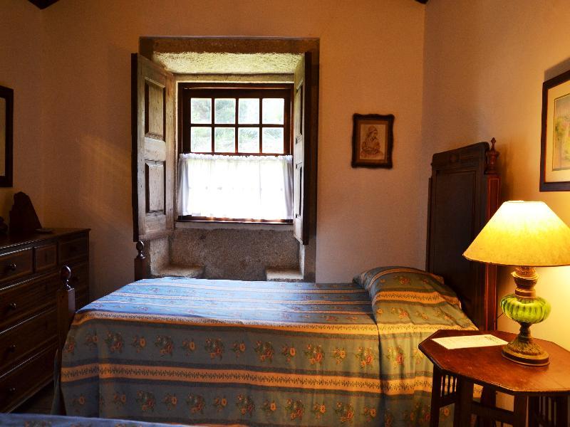 לינה וארוחת בוקר ברסלוס Casa Dos Assentos De Quintiaes מראה חיצוני תמונה