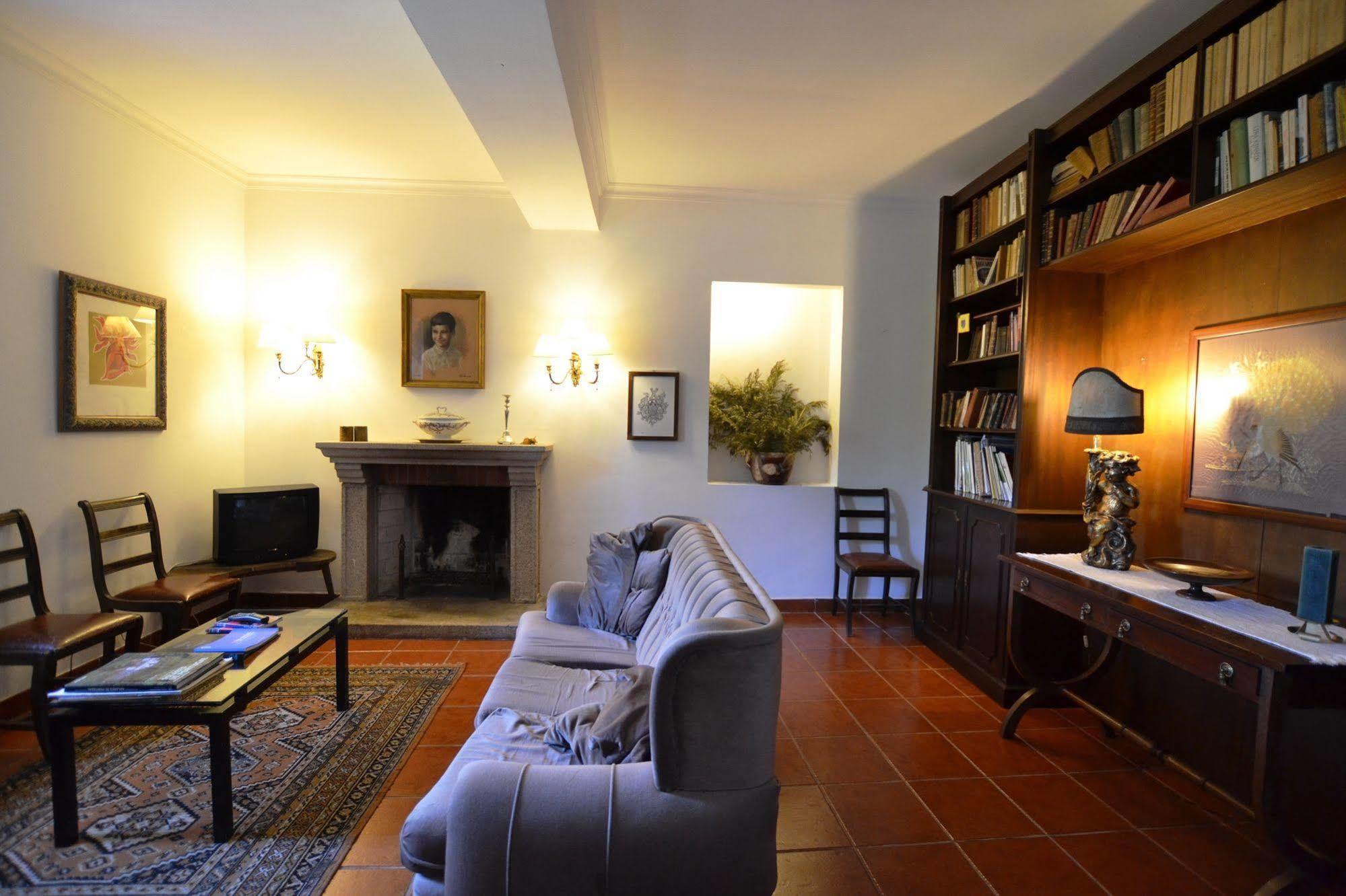 לינה וארוחת בוקר ברסלוס Casa Dos Assentos De Quintiaes מראה חיצוני תמונה